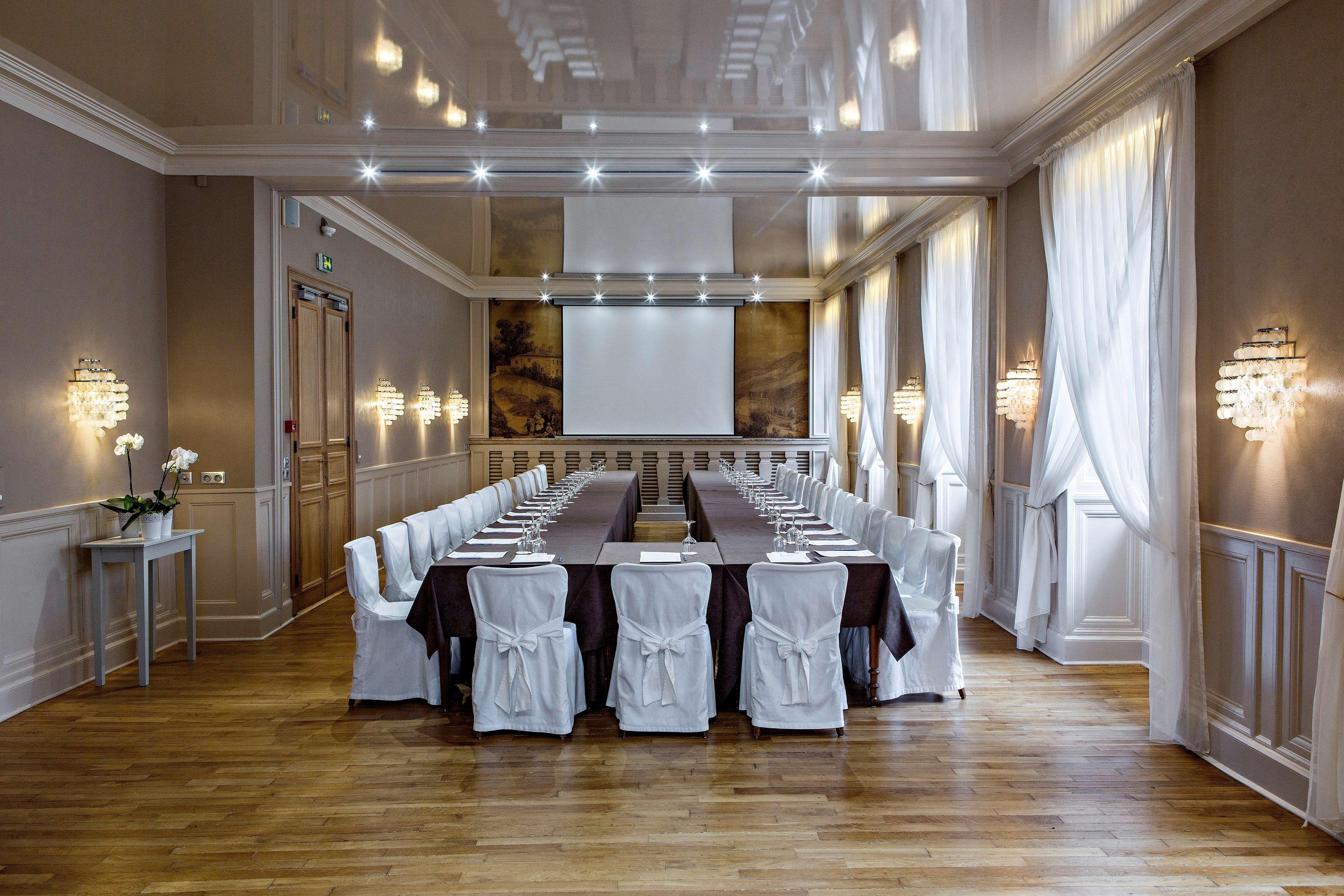 Best Western Grand Hotel De Bordeaux Aurillac Exterior foto