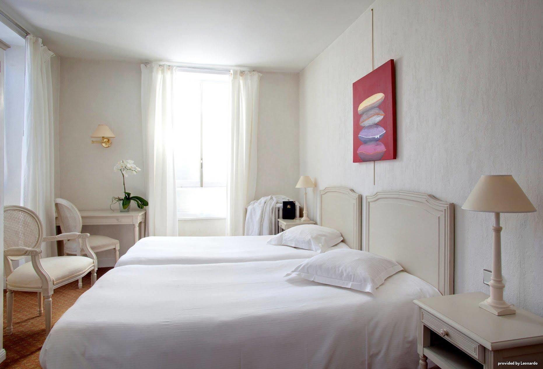 Best Western Grand Hotel De Bordeaux Aurillac Quarto foto